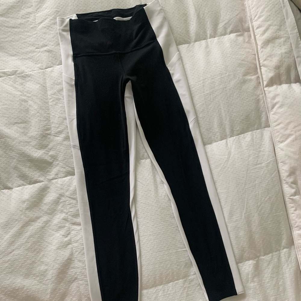 Athleta tuxedo stripe legging 🖤🤍